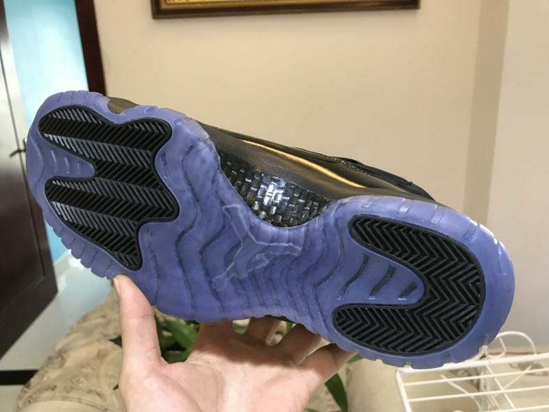 Air Jordan 11 Retro Cap and Gown