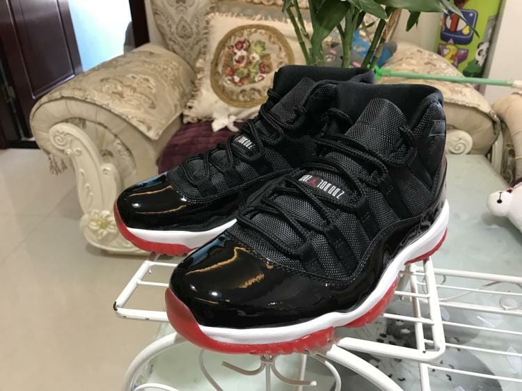 Air Jordan 11 Retro Playoffs (2012)