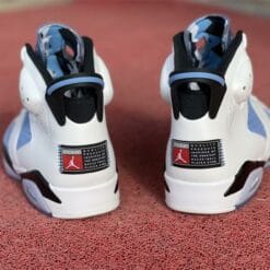 Air Jordan 6 UNC