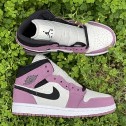 Air Jordan 1 Mid SE Light Mulberry Shoes