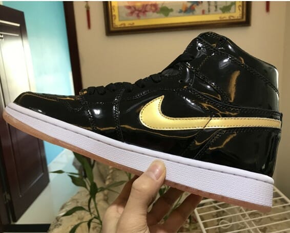 Air Jordan 1 Black Gold OG