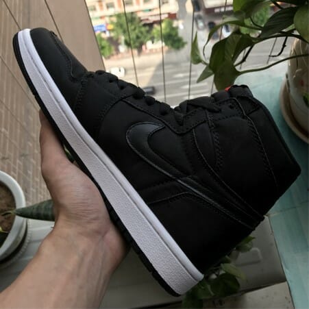 Air Jordan 1 Black