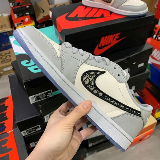 Air Jordan 1 High OG Grey
