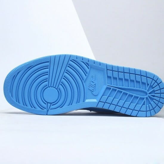 Air Jordan 1 Retro Low Unc University Blue White - Image 4