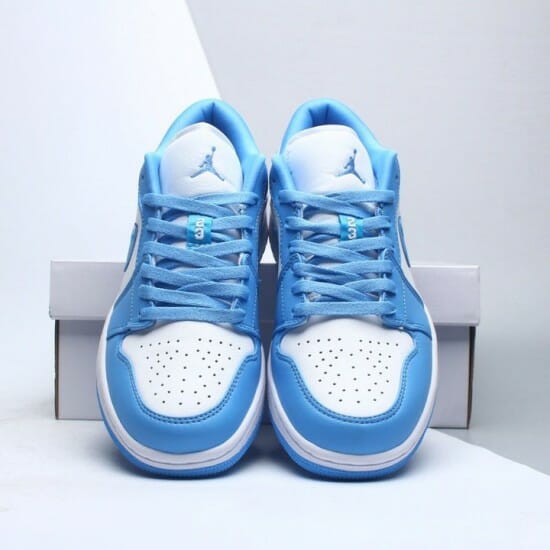 Air Jordan 1 Retro Low Unc University Blue White - Image 5