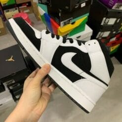 Air Jordan 1 Mid Black White