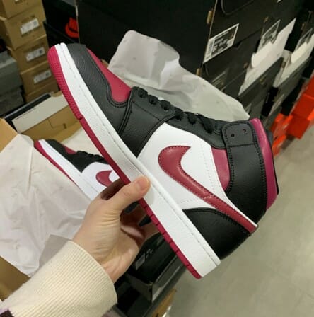 Air Jordan 1 Mid Burgundy