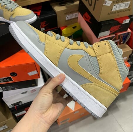 Air Jordan 1 Mid Gray Yellow