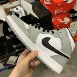 Air Jordan 1 Mid Light Smoke Grey