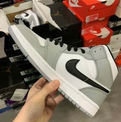 Air Jordan 1 Mid Light Smoke Grey