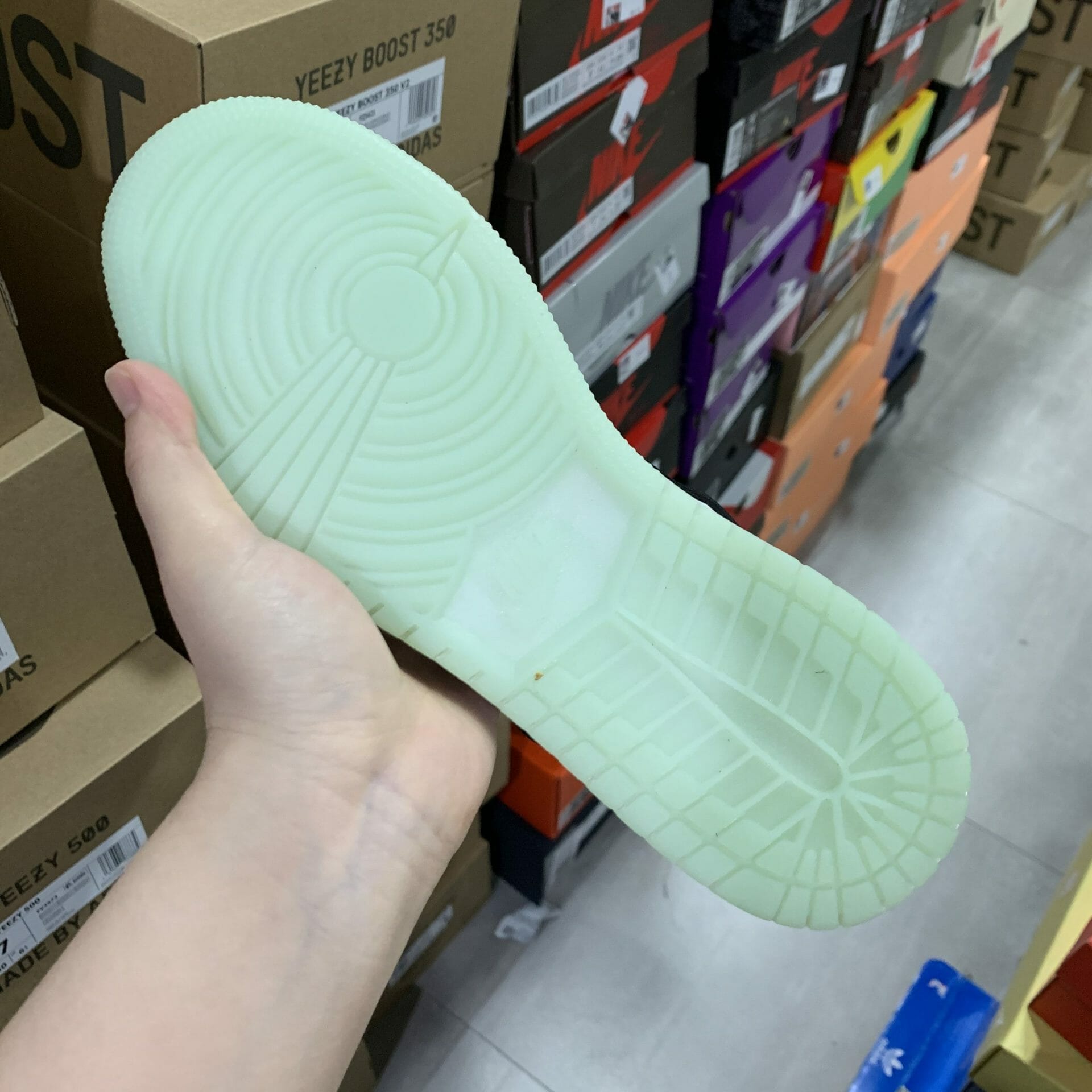 Air Jordan 1 Mid SE Panda Splashing - Image 3