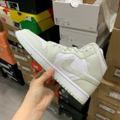 Air Jordan 1 Mid Top White Mint Spruce