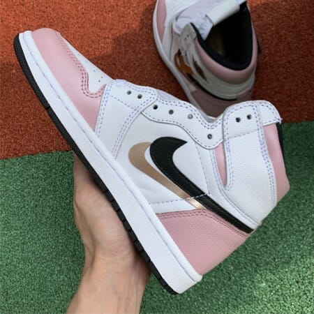 Air Jordan 1 “Misplaced”