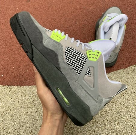 Air Jordan 4 Retro SE Neon