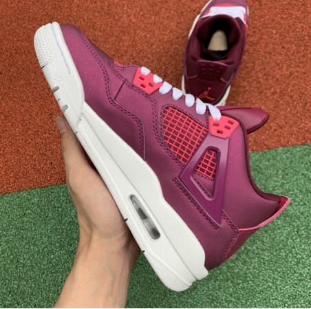 Air Jordan 4 Retro Valentine's Day