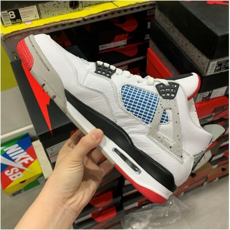 Air Jordan 4 SE White Red Blue Cement - Image 2