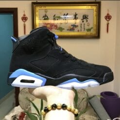 Alternative view of Air Jordan 6 ‘University Blue’