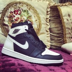 Alternative view of Air Jordan 1 OG Re2pect