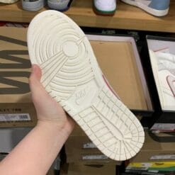 Alternative view of Air Jordan 1 Phantom
