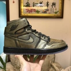 Alternative view of Air Jordan 1 Ret High OG Wings