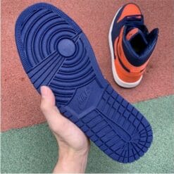 Alternative view of Air Jordan 1 Retro High
