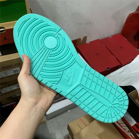 Air Jordan 1 Retro High OG NRG “Igloo” - Image 2