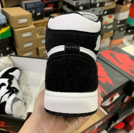 Air Jordan 1 Retro High OG Panda - Image 2