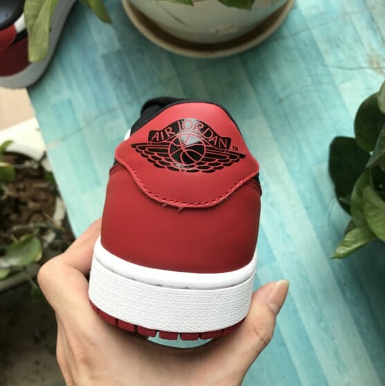 Air Jordan 1 High Black Toe - Image 2