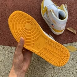 Alternative view of Air Jordan 1 Yellow White