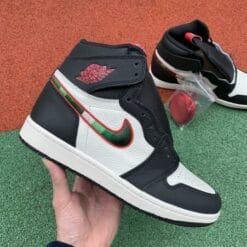 Alternative view of Air Jordan 1 Black And White