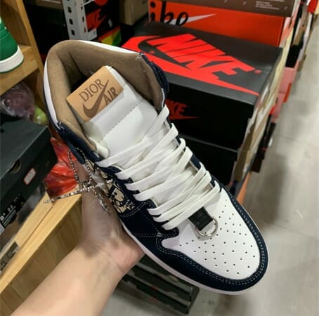 Air Jordan 1 Blue - Image 2