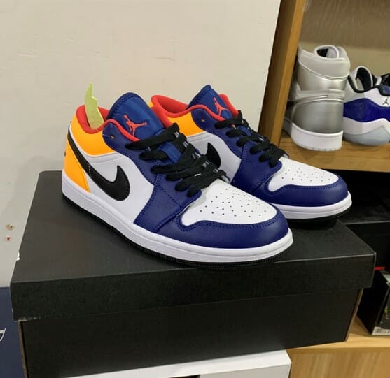 Air Jordan 1 Low Blue Yellow - Image 2