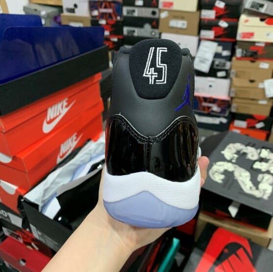 Air Jordan 11 Space Jam - Image 2