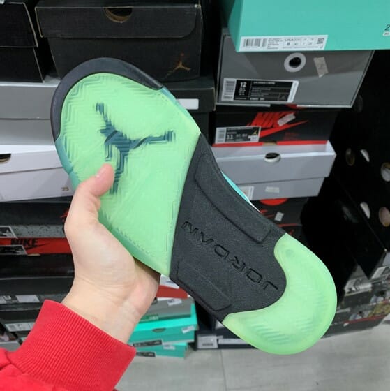 Air Jordan 5 Island Green - Image 2