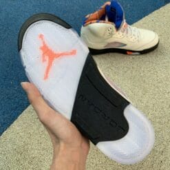Alternative view of Air Jordan 5 Knicks International Flights