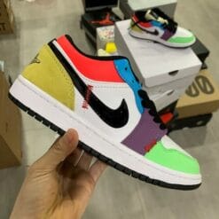 Alternative view of Air Jordan 1 Mid Easter