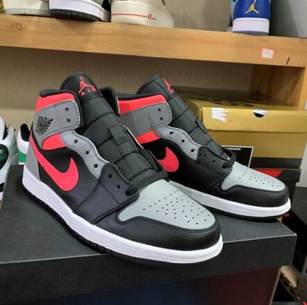 Air Jordan 1 Mid Black Grey Pink - Image 2