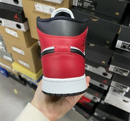 Air Jordan 1 Mid Black Red - Image 2