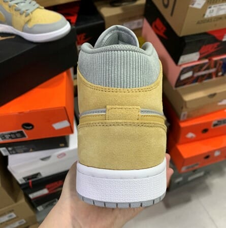 Air Jordan 1 Mid Gray Yellow - Image 2