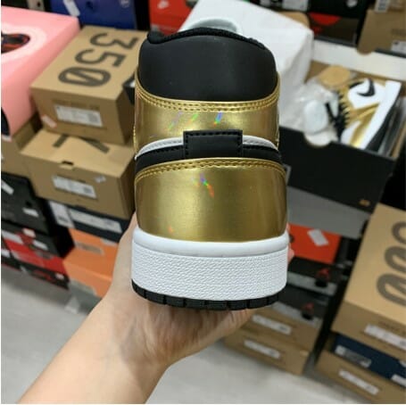 Air Jordan 1 Mid SE Metallic Gold - Image 2