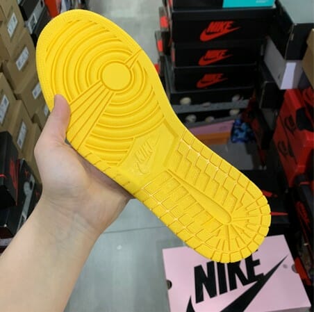 Air Jordan 1 Mid Toe Rookie - Image 2