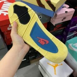 Alternative view of Air Jordan 4 Cavaliers
