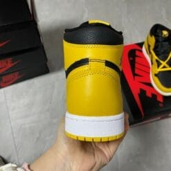 Alternative view of Air Jordan 1 High OG “Pollen”