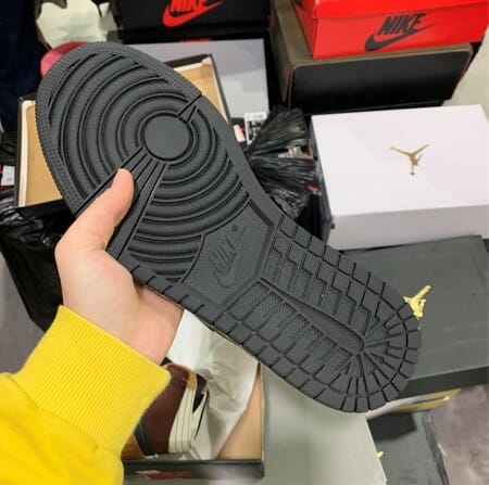 Air Jordan 1 High OG And Travis Scott Brown - Image 2