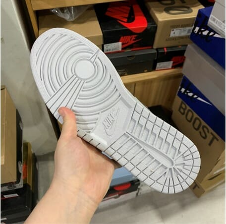 Air Jordan 1 Japan - Image 2