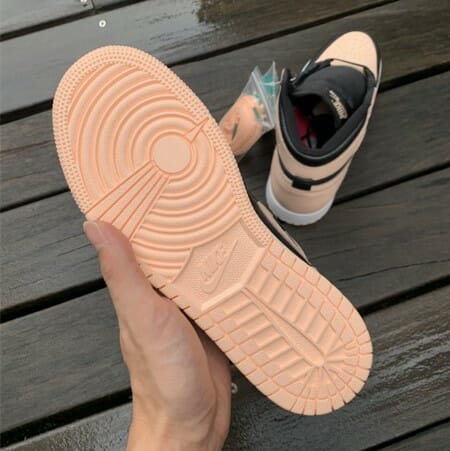 Air Jordan 1 Retro High OG GS “Crimson Tint” - Image 3