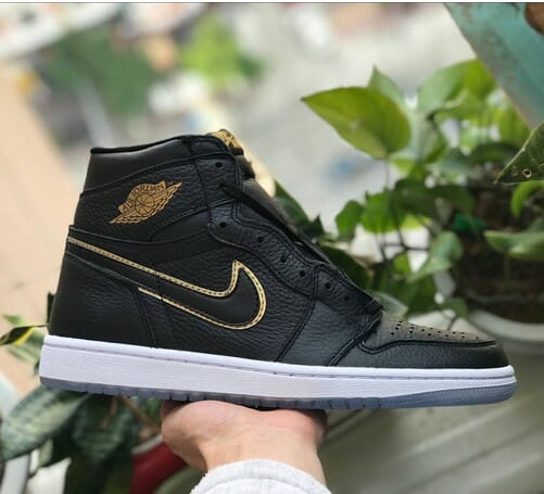 Air Jordan 1 Retro OG Black - Image 3