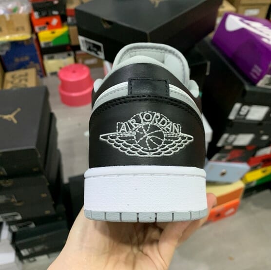 Air Jordan 1 Low Light Smoke Grey - Image 3
