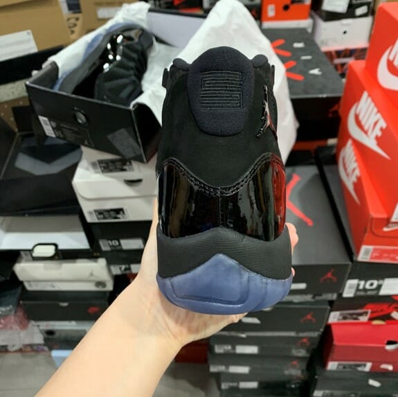 Air Jordan 11 Cap And Gown