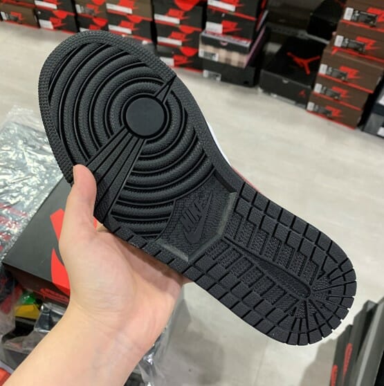 Air Jordan 1 Low Black Powder - Image 3